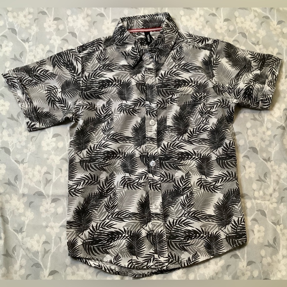 Toku Kid’s Black & White Leaf Print Short-Sleeve Shirt
